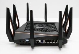 ASUS ROG Rapture GT-AX11000 Tri-Band Wi-Fi Gaming Router image 7