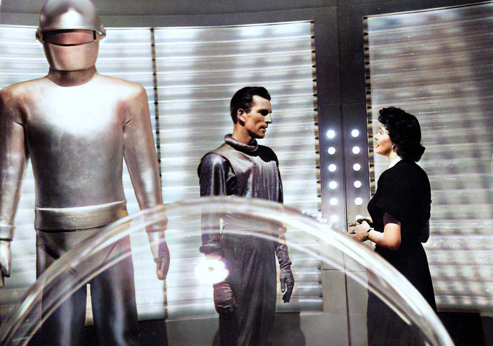 1951‘s THE DAY THE EARTH STOOD STILL Klaatu &amp; Helen saucer chat color 6x... - $5.99