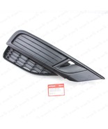 New Genuine Honda 15-16 CR-V Front Bumper Passenger Side Garnish 71104-T... - $521.75 MXN