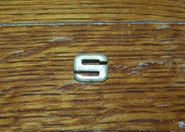 WWII MONOGRAM S US ARMY LAPEL BADGE PIN - $5.93