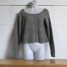 Fashion Nova cropped Soft gray sweater with aqua stripe On Sleeve Women’... - $18.80