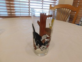 Pepsi Collector series 1976 Silvester &amp; Tweety glass vintage RARE Looney... - $18.52