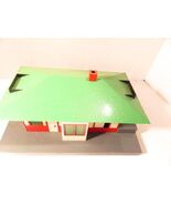 AMERICAN FLYER LIONEL &#39;S&#39; 49812 METAL TALKING STATION- NEEDS CONTROLLER-... - $609.94 MXN