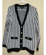 TAHARI Long Sleeve Cardigan With gold Button and Pockets sz xs new - $914.42 MXN