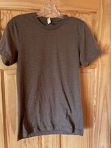 Canvas Basic Brown T Shirt Size Small - $5.56 CAD
