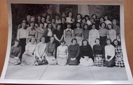 Collage Sorority Group Of Young Ladies 1950s - £4.78 GBP