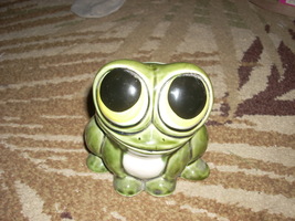 ceramic frog bank vintage with big eyes - $17.00