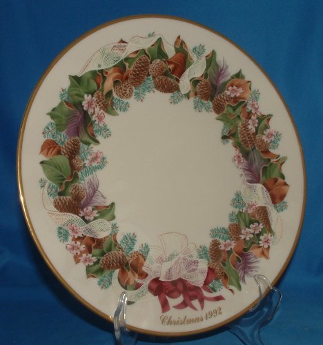 Lenox 1992 Colonial Christmas Wreath Plate, North Carolina, The Twelfth Colony - $42.71