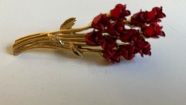 Vintage Bouquet Of Roses Pin Brooch Dm 97 - £8.47 GBP