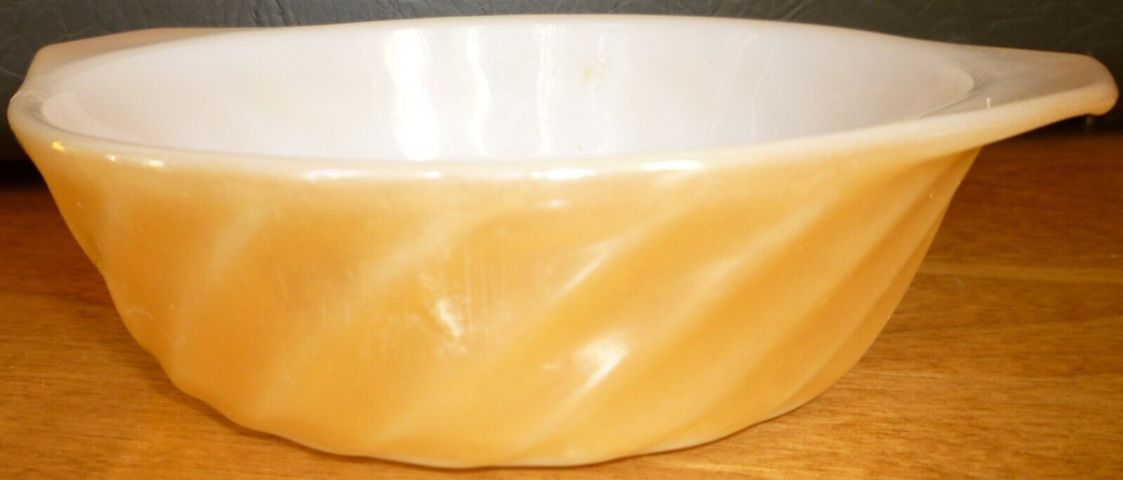VINTAGE ANCHOR HOCKING FIRE-KING PEACH LUSTERWARE #7 BOWL USA - $4.00