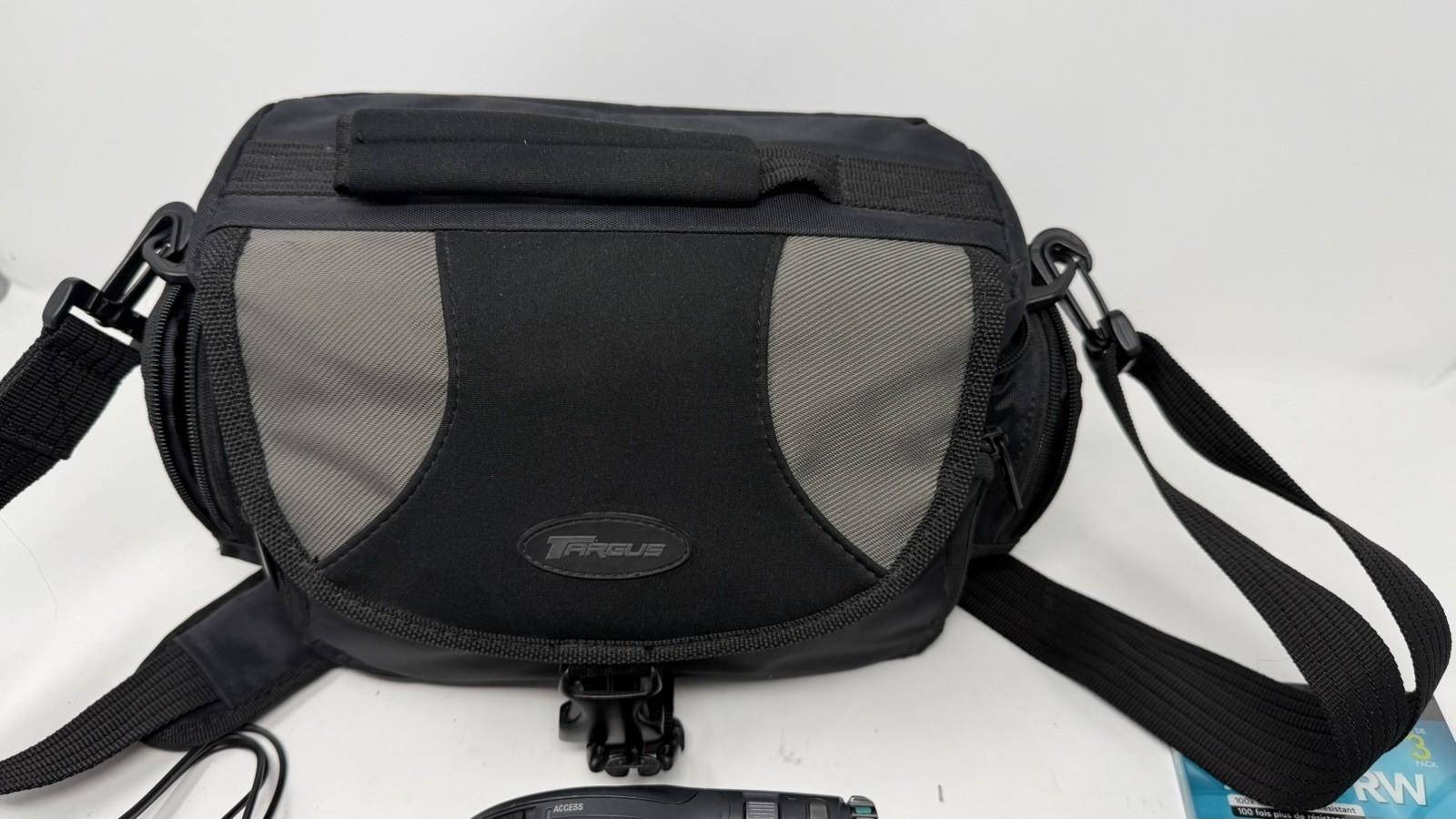Sony Handycam HDR-UX5 High Definition + battery and charger Tested And Working Item image 4