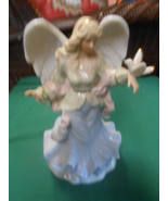 Beautiful SANKYO Porcelain Musical ANGEL Figure..Plays THE LORDS PRAYER - £25.36 GBP