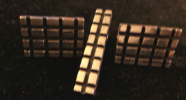Vintage pair of Silvertone Cuff Links and Tie Bar w black squares 1960&#39;s... - $158.28 MXN