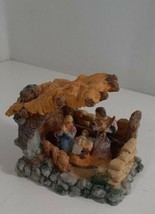 2 1/2 x 4 inch resin Christmas Baby Jesus In Manager VG - £4.65 GBP