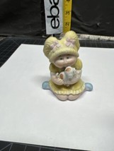 Vintage 1984 Cabbage Patch Kids Porcelain Blonde Girl Figurine Holding a Puppy  - £4.72 GBP