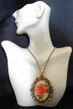 Vintage Large Cameo Rose Pendant Necklace - £20.29 GBP