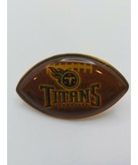 Tennessee Titans Football Shaped Vintage NFL Pin Made in USA - €21,32 EUR