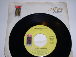 Mike Douglas Mother&#39;s Day Birthday Song 45 Rpm Vintage 1974 Stax Label - £26.49 GBP