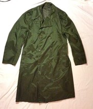 Vintage Vietnam Era Us Army Green Man&#39;s Rubber Coated Raincoat Jacket 43X44.5 - £39.30 GBP