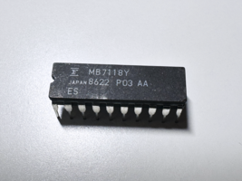 MB7118Y Fujitsu 2 Kbit 256x8 Schottky TTL Bipolar PROM Ceramic IC CDIP-20 - $5.80