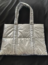 Bath &amp; Body Works Quilted Silver Tote Bag Metallic Puffer 19x14.5” Clean - €17,05 EUR