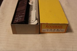 HO Scale Accurail, 40&#39; Box Car, Chicago &amp; North Western, Brown, #147388 - 4205 - £23.98 GBP