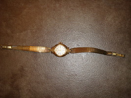 Timex petite ladies&#39; windup watch 1970s collectible - $18.50