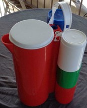 Vintage Ingrid Plastic Pitcher with Six Plastic Mugs - Clever Carry Hand... - $39.59