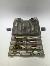 Plano Model 4600 Guide Series Two-Tiered Stowaway Tackle Box &amp; 21 crank baits - £80.14 GBP