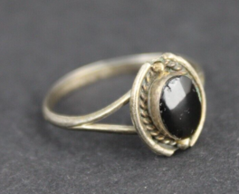antique STERLING SILVER &amp; BLACK ONYX ladies ring band .925 size 8.5 TAXCO - £29.23 GBP