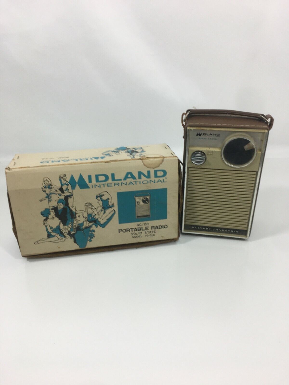 Vintage Midland International Portable Radio Model 10-318 Box Kansas Cit... - $12.38