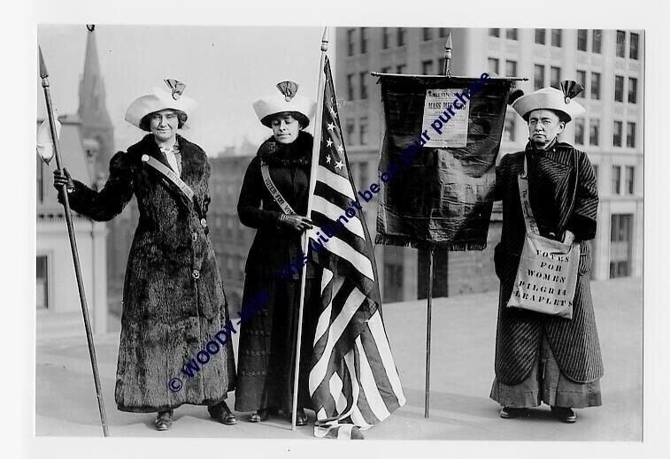 rp04606 - Suffragettes with flag - print 6x4 - $2.80