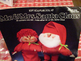 Mr. &amp; Mrs. Santa Claus Soft Sculpture Kit Christmas Valiant Crafts Vintage 1982 - £11.53 GBP