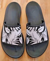 Clark&#39;s Punua Olu - Women&#39;s Black White Sides Beach Sandals Size 9 - $26.34