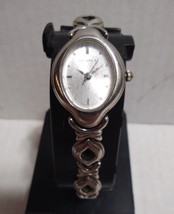 Regency 7256 Womans Watch Vintage Silver Tone 8 inch - $11.40