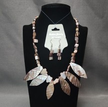 Faux Mother of Pearl Flower Petal Statement Beaded Necklace &amp; Dangle Earrings - £17.36 GBP