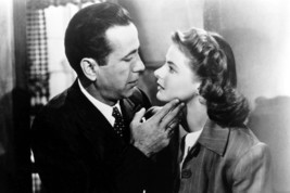 Casablanca classic Humphrey Bogart and Ingrid Bergman about to kiss 18x2... - £19.01 GBP