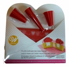 Valentine Filled Cupcake Decorating Set 3 Red Tips 4 disposable bags Wilton - $6.52
