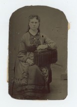 CIRCA 1860&#39;S 1/6 Plate Hand Tinted TINTYPE Beautiful Woman in Dress Sitting Down - £13.12 GBP