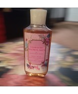 NEW BATH &amp; BODY WORKS STRAWBERRY SNOWFLAKES BODY WASH SHOWER GEL 10 FL OZ - $13.55 CAD