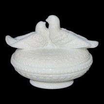 Vintage Westmoreland Milk Glass Milk Love Birds Doves Nest Covered Candy Dish - £21.61 GBP