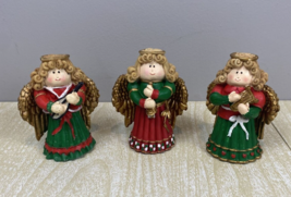 3 - Vintage 1999 Christmas Carolers Figurines Angels - J.T.S. International Inc. - £7.59 GBP