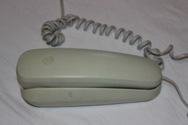 Vintage White Slimline Ge Push Button Telephone Model 29253GE1-B Desktop Or Wall - $7.00