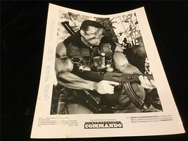 Movie Still Commmando 1985 Arnold Schwarzenegger 8x10 Black &amp; White Glossy - £11.00 GBP
