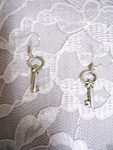OLD FASHIONED LOCK KEY / KEYS DROP DANGLING ALLOY SILVER EARRINGS - $73.56 MXN