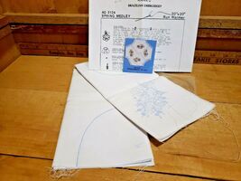 Vintage Spring Medley Bun Warmer Anna G Brazilian Embroidery Stamped AG3... - $377.79 MXN