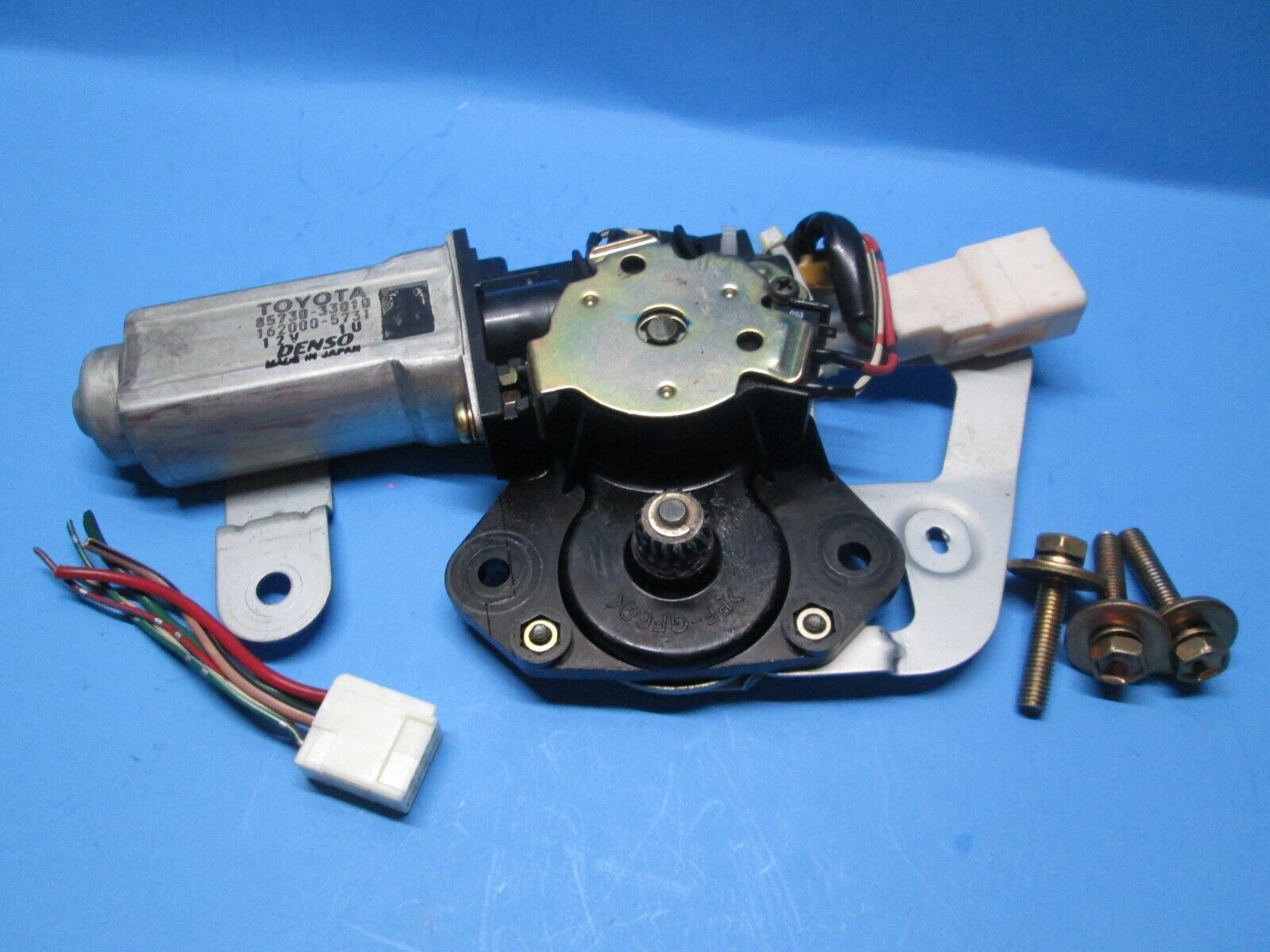 97-01 Toyota Camry Sun Roof Sunroof sliding Gear Motor Assembly 63260-33... - $123.97