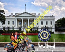 Donald Trump and    Melania Trump Art, 8x10 HAND SIGNED BY THE ARTIST. - $462.18 MXN