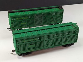 Athearn 1776 TWO Green Santa Fe 40&#39; Double-Deck Stock Car AT&amp;SF 50656 HO... - £19.50 GBP