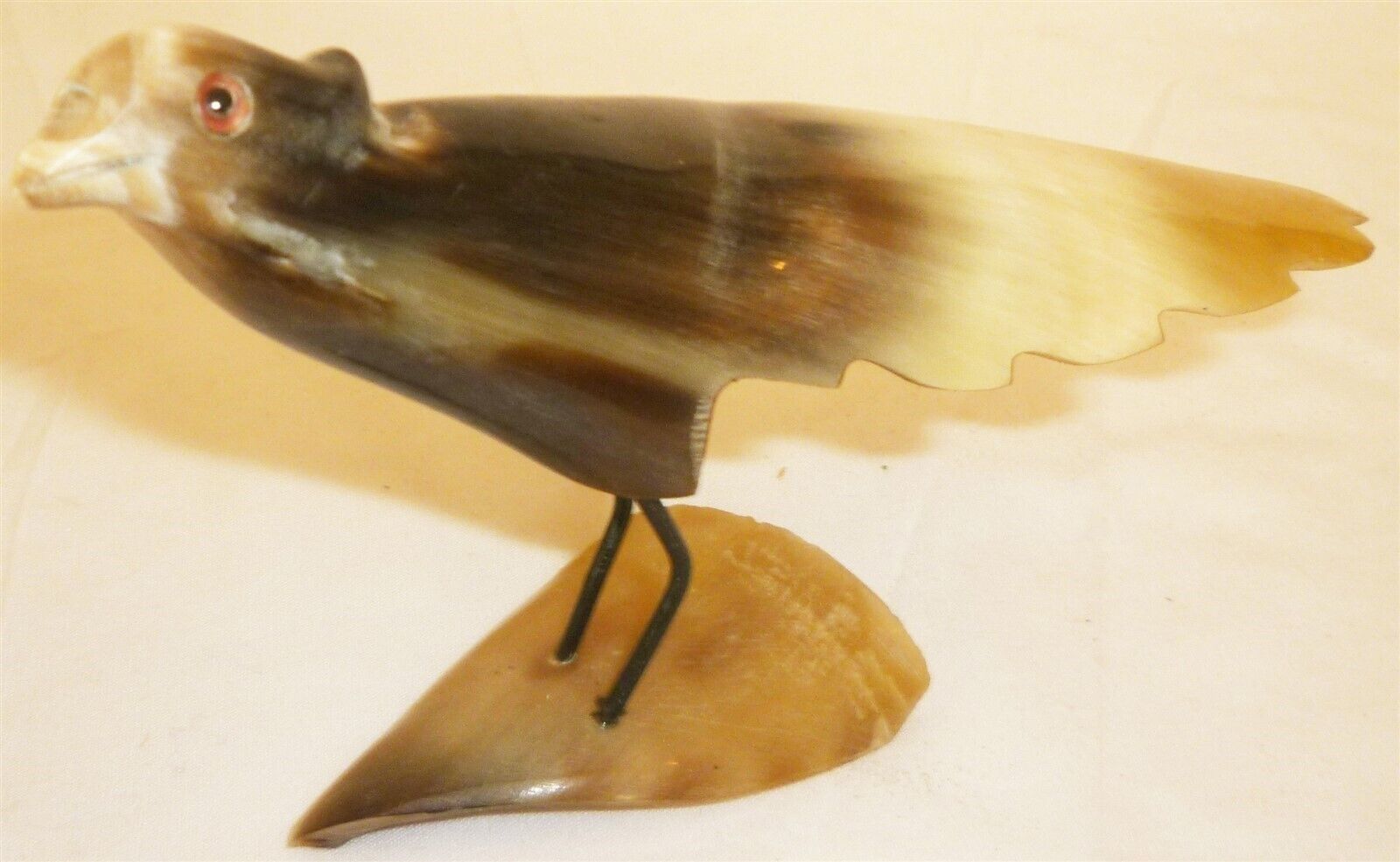 BEAUTIFUL HORN CARVING FIGURINE BIRD 64 - $4.00